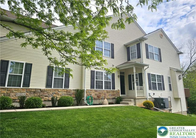 Homes for sale in Palmer Twp, PA | 127 Willow Dr, Palmer Twp, PA 18045 | MLS# 776362