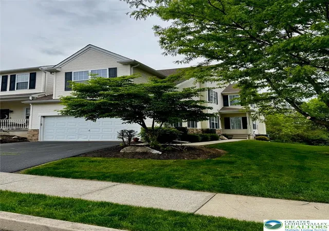 Homes for sale in Palmer Twp, PA | 127 Willow Dr, Palmer Twp, PA 18045 | MLS# 776362