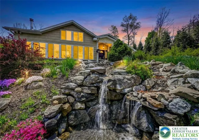 Homes for sale in Chestnuthill Twp, PA | 1284 Burger Hollow Rd, Chestnuthill Twp, PA 18330 | MLS# 776183