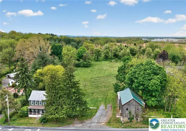 Homes for sale in Bethlehem, PA | 6125 Weaversville Rd, Bethlehem, PA 18017 | MLS# 776971