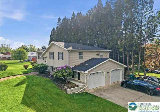 2nd image of 3111 Forks St, Easton, PA 18045 | MLS# 776818