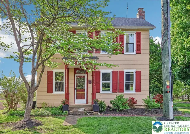 Homes for sale in Lower Macungie Twp, PA | 8893 Longswamp Rd, Lower Macungie Twp, PA 18011 | MLS# 775355