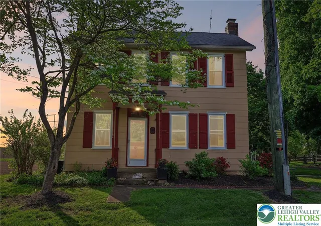 Homes for sale in Lower Macungie Twp, PA | 8893 Longswamp Rd, Lower Macungie Twp, PA 18011 | MLS# 775355