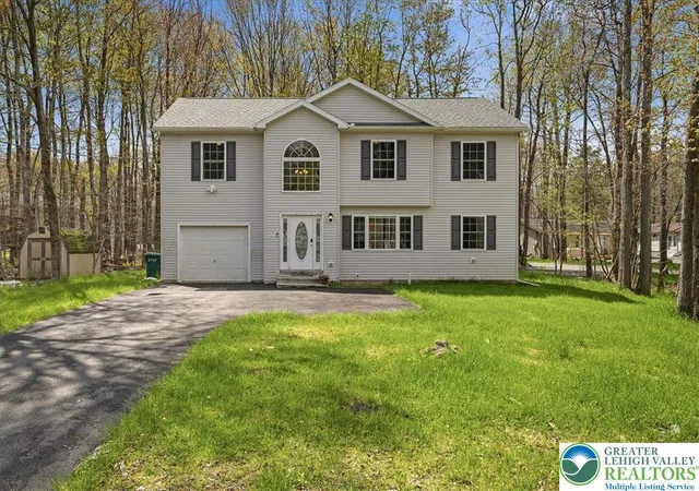 Homes for sale in Coolbaugh Twp, PA | 4539 Briarcliff Ter, Coolbaugh Twp, PA 18466 | MLS# 776231