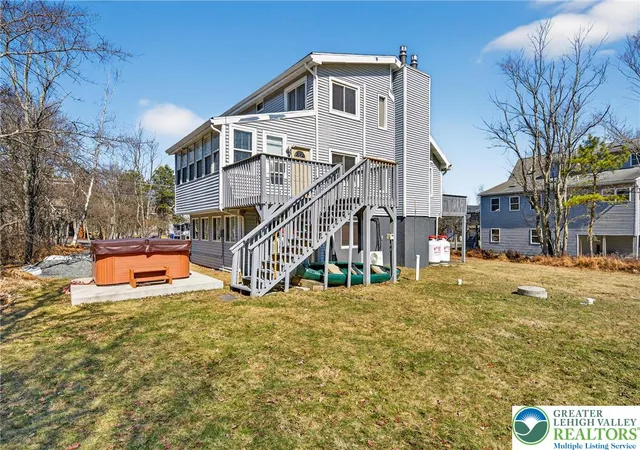Listing Photo 2 - Condo for sale in building located at 24 Hopkins Cir, Albrightsville, PA 18210 - Unit #