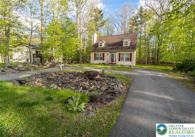Homes for sale in Stroud Twp, PA | 276 Spicebush Dr, Stroud Twp, PA 18301 | MLS# 775242