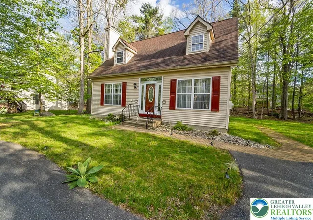 Homes for sale in Stroud Twp, PA | 276 Spicebush Dr, Stroud Twp, PA 18301 | MLS# 775242