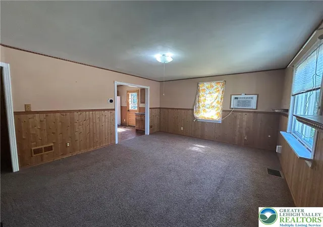 Homes for sale in Moore Twp, PA | 544 Moorestown Dr, Moore Twp, PA 18014 | MLS# 777036