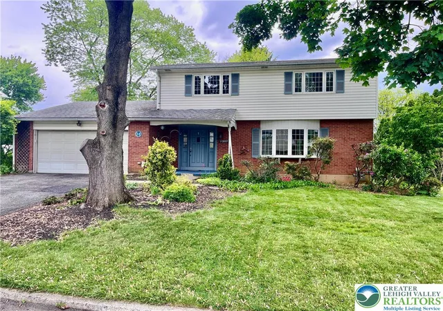 Homes for sale in Lower Macungie Twp, PA | 1307 Butternut Ln, Lower Macungie Twp, PA 18062 | MLS# 774801