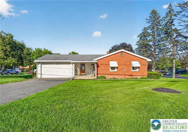 Homes for sale in Palmer Twp, PA | 2765 Northampton St, Palmer Twp, PA 18045 | MLS# 777011