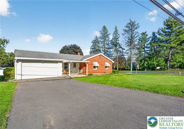 Homes for sale in Palmer Twp, PA | 2765 Northampton St, Palmer Twp, PA 18045 | MLS# 777011
