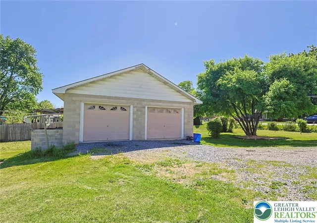 Homes for sale in East Penn Twp, PA | 1131 E Lizard Creek Rd, East Penn Twp, PA 18235 | MLS# 776980