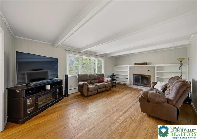 Homes for sale in Stroud Twp, PA | 1115 Crestview Dr, Stroud Twp, PA 18360 | MLS# 777095
