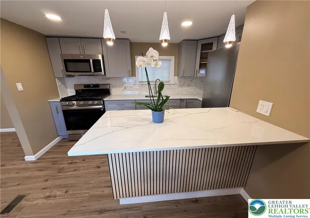 2nd image of 5200 Freemansburg Ave #12, Easton, PA 18045 | MLS# 777139