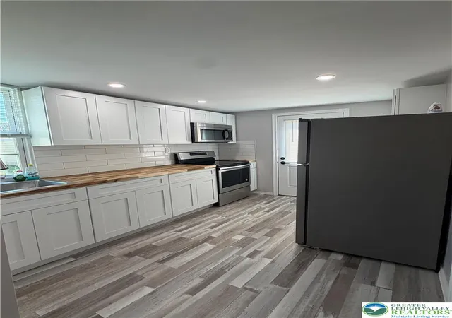 Photo 4 of Single family home for sale at 655 E White St, Palmerton, PA 18071 | MLS# 777168 | Listing updated on 2026-08-03