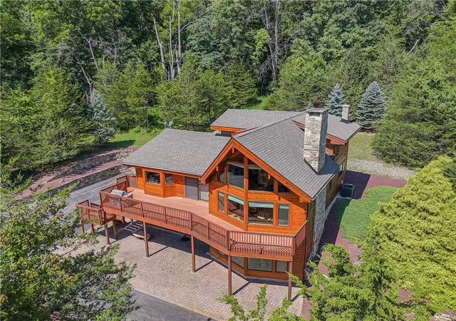 3rd image of 8 Highlands Ln, Hardwick, NJ 07825 | MLS# 777167