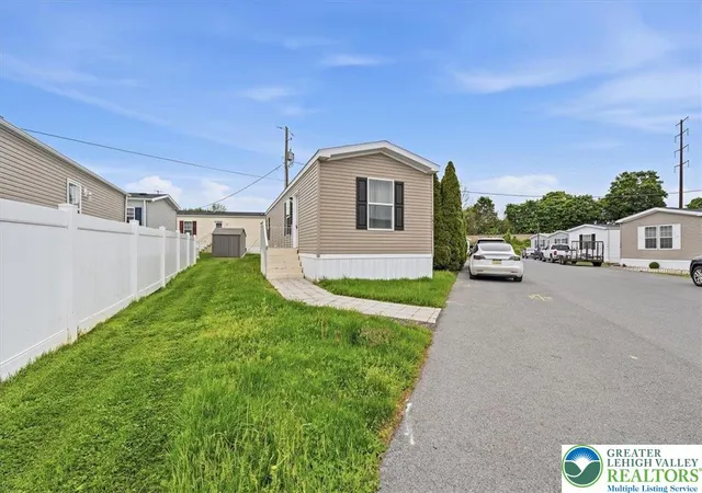 Homes for sale in Upper Macungie Twp, PA | 7411 Lincoln Ln, Upper Macungie Twp, PA 18087 | MLS# 776901