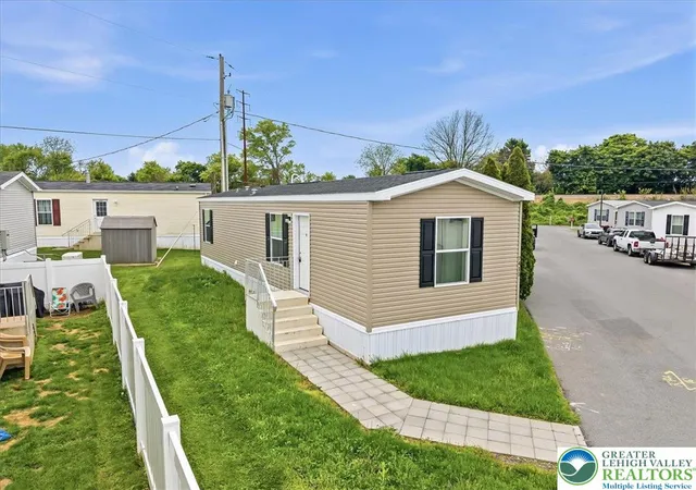 Homes for sale in Upper Macungie Twp, PA | 7411 Lincoln Ln, Upper Macungie Twp, PA 18087 | MLS# 776901