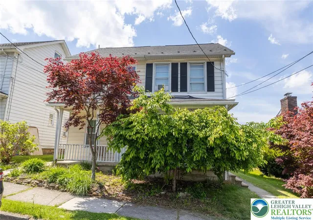 Homes for sale in Fountain Hill Boro, PA | 622 Lechauwecki Ave, Fountain Hill Boro, PA 18015 | MLS# 776528