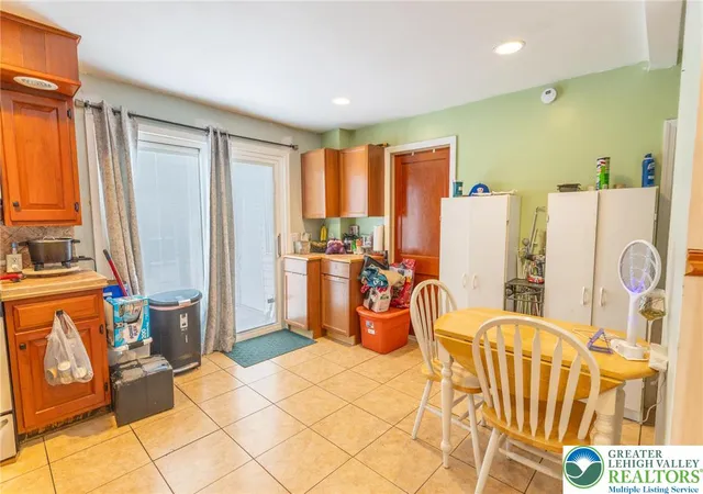 4th image of 852 N Irving St, Allentown, PA 18109 | MLS# 777060