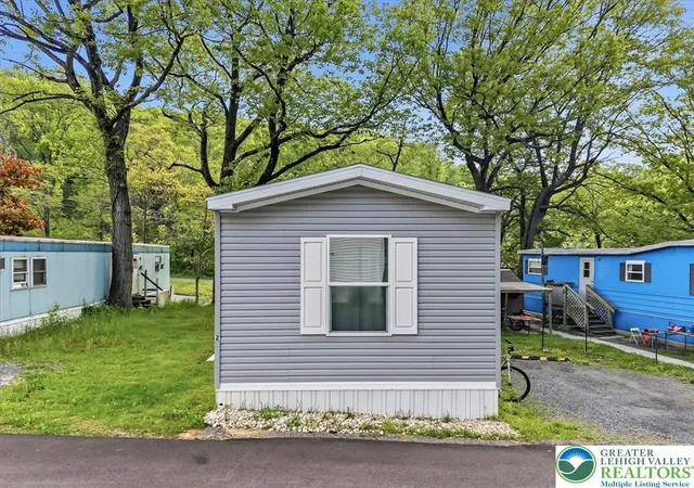 2nd image of 2 Indian Trl, Wind Gap, PA 18091 | MLS# 776728