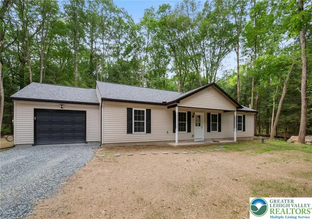 Homes for sale in East Brunswick Twp, PA | 16 Ricks Rd, East Brunswick Twp, PA 17960 | MLS# 777166