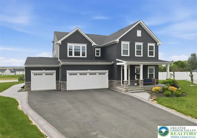 Homes for sale in Lower Macungie Twp, PA | 6461 Scenic View Dr, Lower Macungie Twp, PA 18062 | MLS# 777091