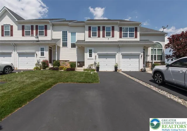 Homes for sale in Upper Macungie Twp, PA | 991 King Wy, Upper Macungie Twp, PA 18031 | MLS# 777226