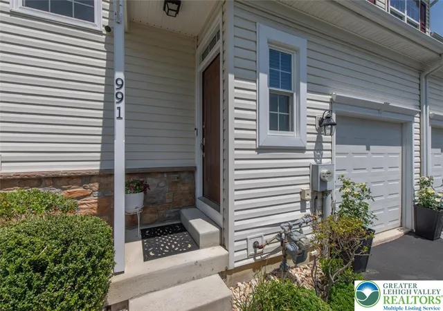 Homes for sale in Upper Macungie Twp, PA | 991 King Wy, Upper Macungie Twp, PA 18031 | MLS# 777226