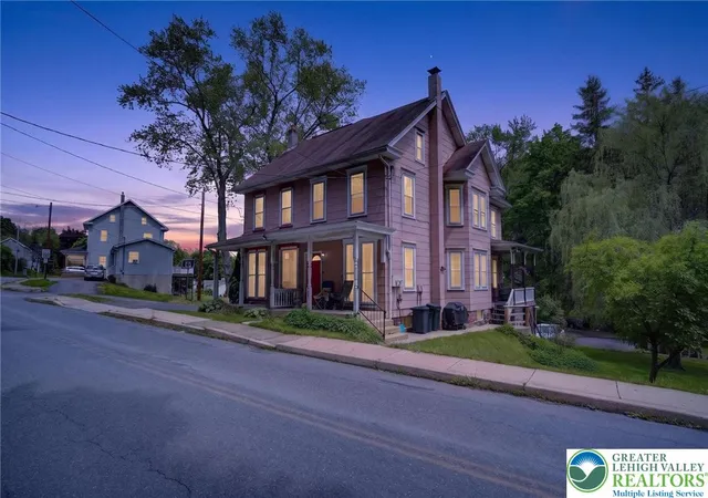 Homes for sale in Franklin Twp, PA | 357 Main Rd, Franklin Twp, PA 18235 | MLS# 776576