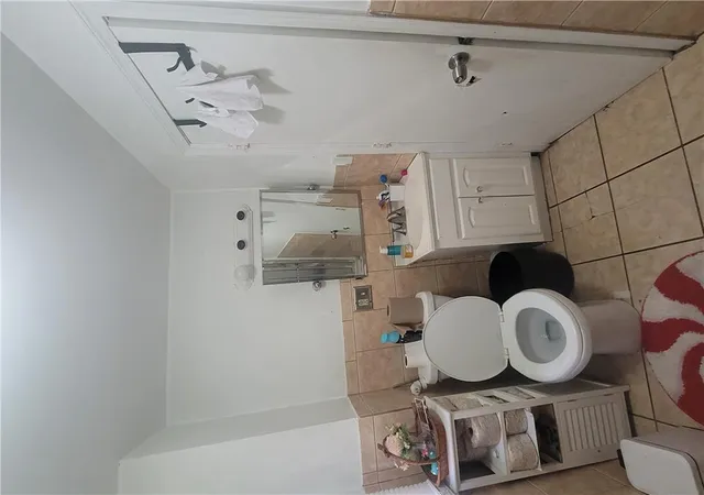 Listing Photo 2 - Condo for sale in building located at 250 E Hamilton St, Allentown, PA 18109 - Unit #