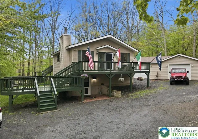 Homes for sale in Chestnuthill Twp, PA | 149 Mcmichaels Ct, Chestnuthill Twp, PA 18360 | MLS# 775908