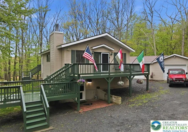 Homes for sale in Chestnuthill Twp, PA | 149 Mcmichaels Ct, Chestnuthill Twp, PA 18360 | MLS# 775908