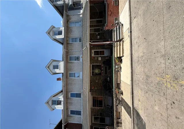 Homes for sale in Allentown City, PA | 129 Penn St, Allentown City, PA 18102 | MLS# 777350