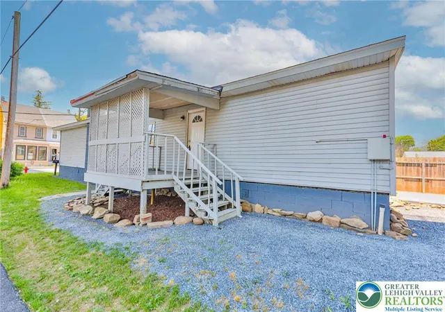 2nd image of 237 White St, Lehighton, PA 18235 | MLS# 777218