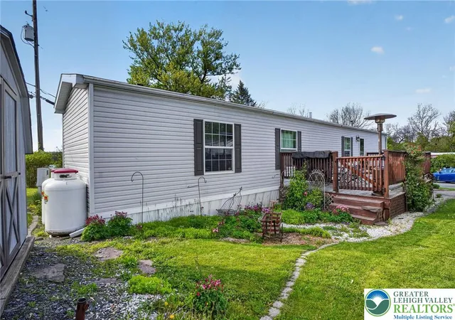 Homes for sale in Allen Twp, PA | 39 Country Club Rd, Allen Twp, PA 18067 | MLS# 776939