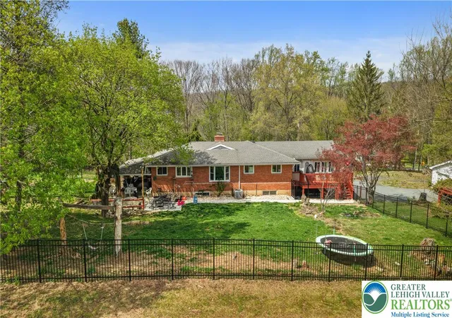 Homes for sale in North Whitehall Twp, PA | 1042 Neffs Laurys Rd, North Whitehall Twp, PA 18059 | MLS# 775276