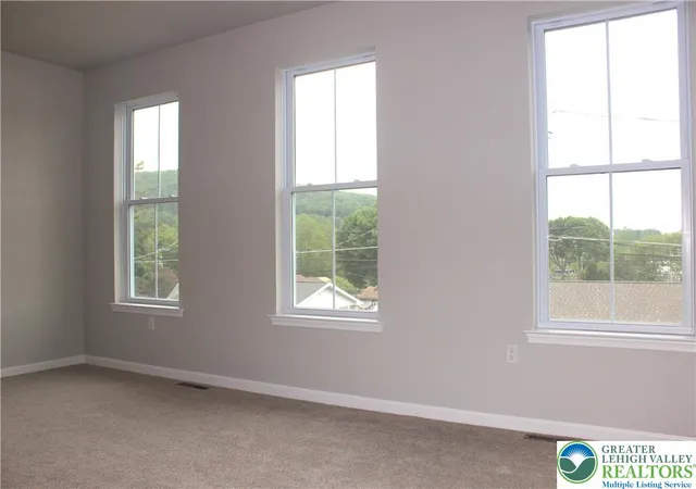 Homes for sale in Hellertown Boro, PA | 86 Hess Ave, Hellertown Boro, PA 18055 | MLS# 777392