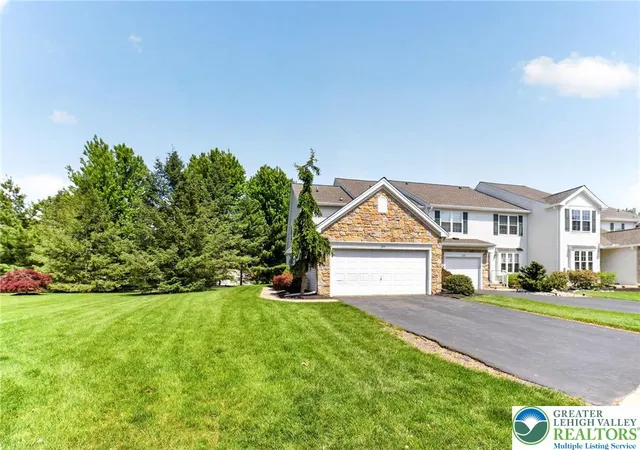 Homes for sale in Forks Twp, PA | 224 Park Ridge Dr, Forks Twp, PA 18040 | MLS# 776201