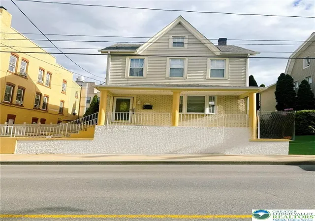 Homes for sale in Bethlehem City, PA | 1318 E 4th St, Bethlehem City, PA 18015 | MLS# 777432