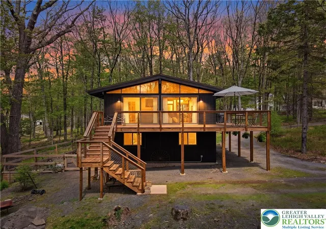 Homes for sale in Hawley, PA | 104 Horseshoe Ln, Hawley, PA 18428 | MLS# 777427