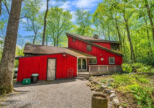 2nd image of 4120 Greenwood Dr, Polk Twp, PA 18058 | MLS# 777057