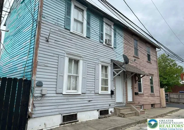 Homes for sale in Allentown City, PA | 507 N Refwal St, Allentown City, PA 18102 | MLS# 777447