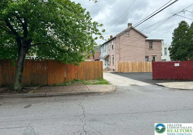 Homes for sale in Allentown City, PA | 507 N Refwal St, Allentown City, PA 18102 | MLS# 777447