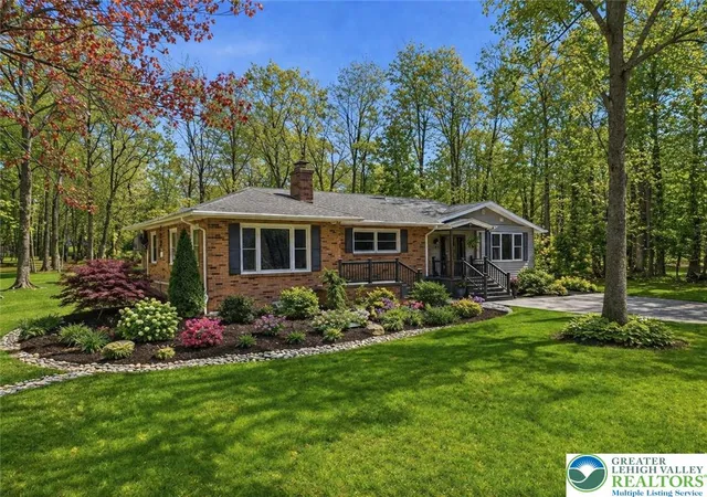Homes for sale in Tunkhannock Twp, PA | 144 Highridge Rd, Tunkhannock Twp, PA 18210 | MLS# 777204