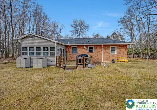 Homes for sale in Tunkhannock Twp, PA | 144 Highridge Rd, Tunkhannock Twp, PA 18210 | MLS# 777204