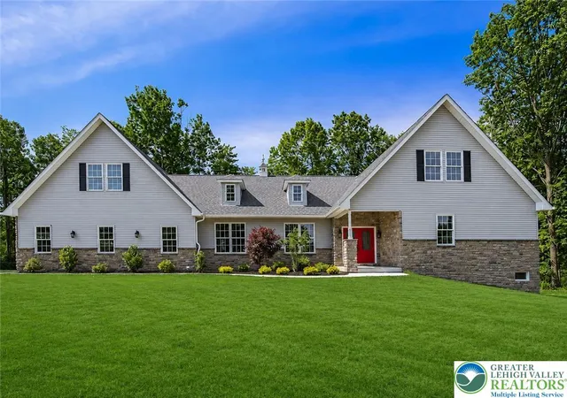 Homes for sale in Lower Saucon Twp, PA | 2640 Eagle Ln, Lower Saucon Twp, PA 18055 | MLS# 777103
