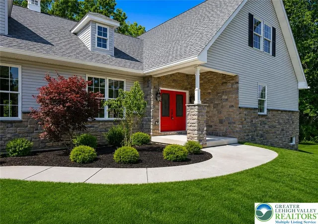 Homes for sale in Lower Saucon Twp, PA | 2640 Eagle Ln, Lower Saucon Twp, PA 18055 | MLS# 777103