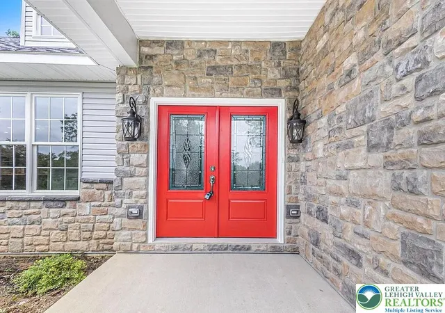 Homes for sale in Lower Saucon Twp, PA | 2640 Eagle Ln, Lower Saucon Twp, PA 18055 | MLS# 777103