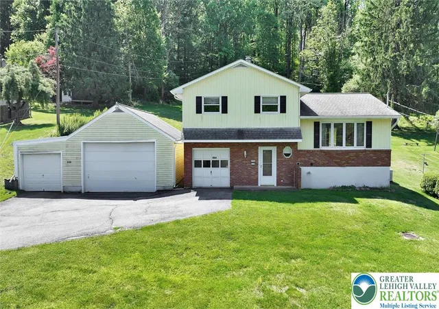 Homes for sale in Lower Saucon Twp, PA | 2346 Polk Valley Rd, Lower Saucon Twp, PA 18055 | MLS# 777184